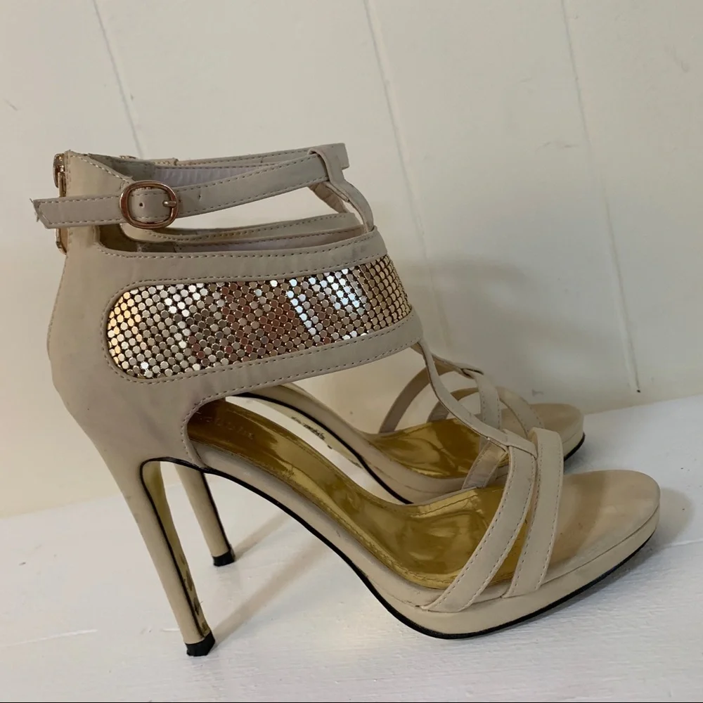 Cape Robbin strappy ankle heels sandals sz 9